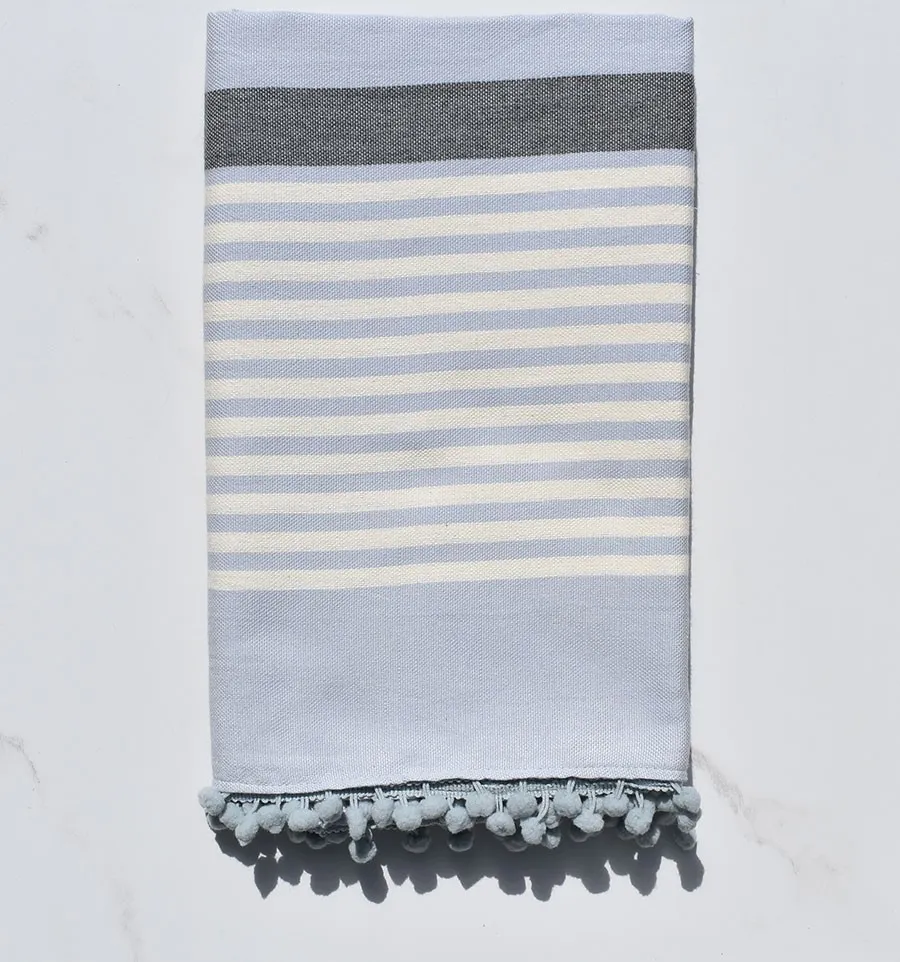 Fouta bianco crema, grigio e blu con pompon 